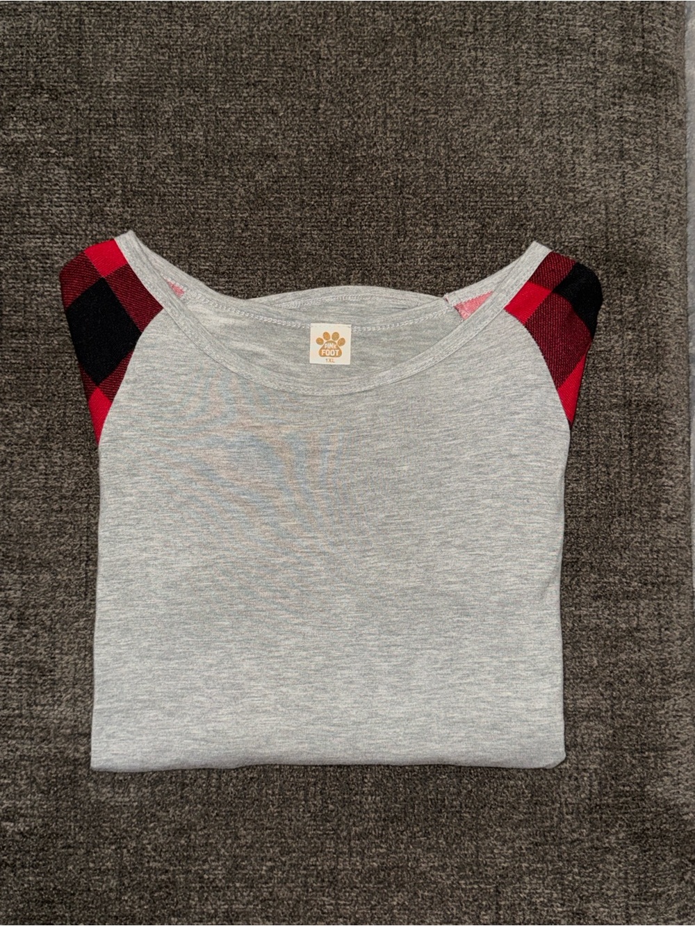 Pink Foot Plaid Raglan Long Sleeve Top in Gray & Red Like New